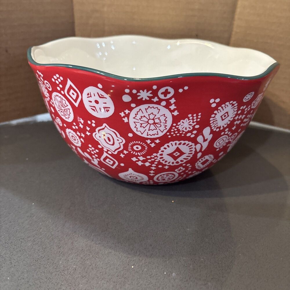 Pioneer Woman Floral Mixing Bowl Scalloped Edge Stoneware Red Bandana 9”